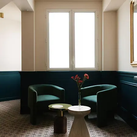 Louvre Apartment Paris